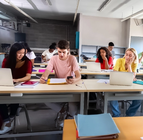 Imagem de alunos em sala de aula